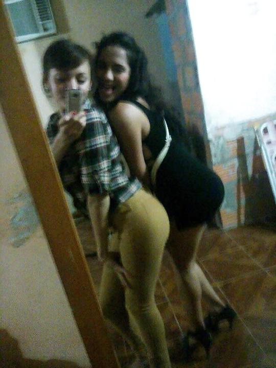 25P Brazilian girl: Bella
