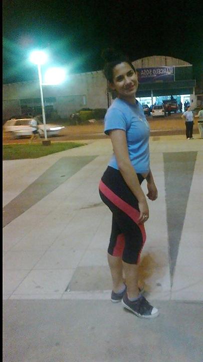 25P Brazilian girl: Bella