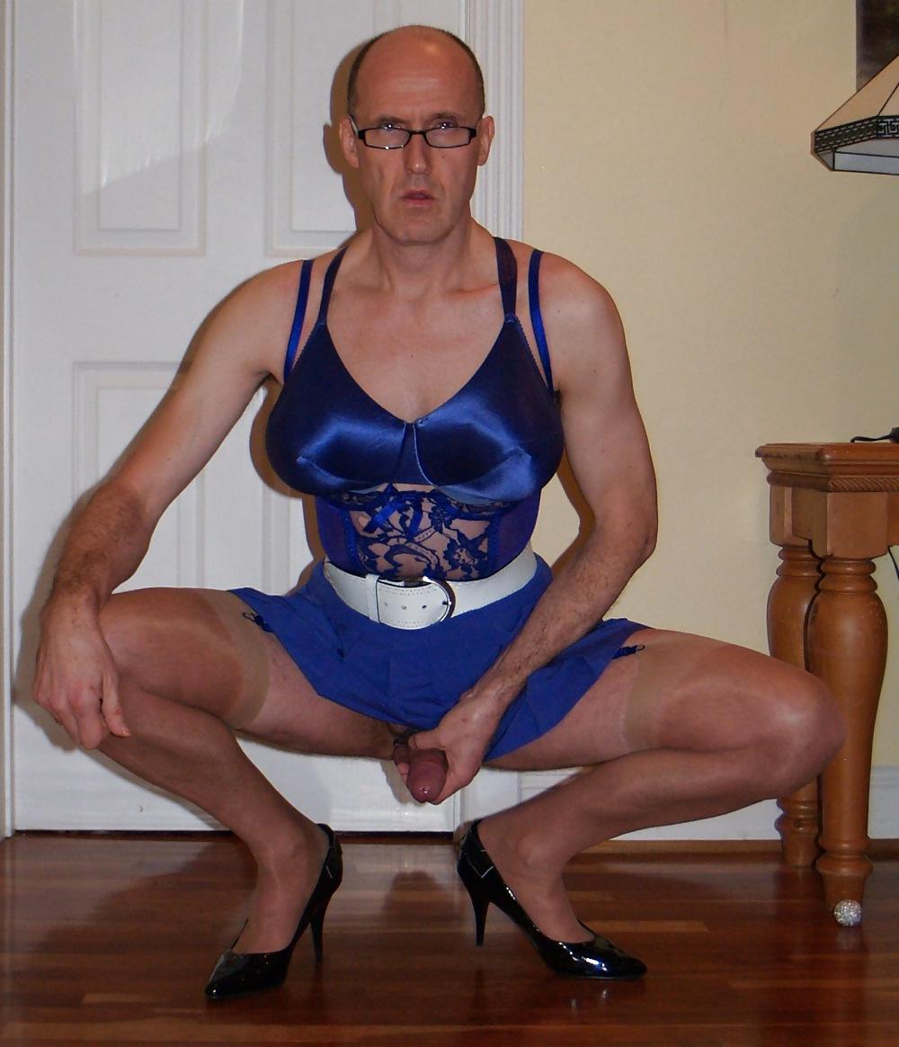 25P 20091206 anal cheerleader