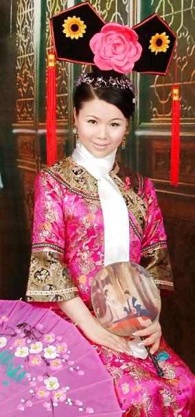 19P Chinese housewife's wedding & misc pictures