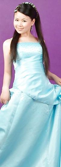 19P Chinese housewife's wedding & misc pictures