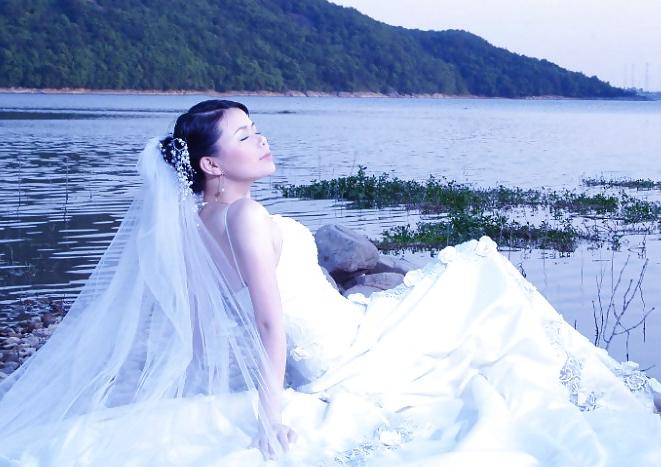 19P Chinese housewife's wedding & misc pictures
