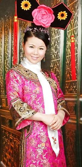 19P Chinese housewife's wedding & misc pictures