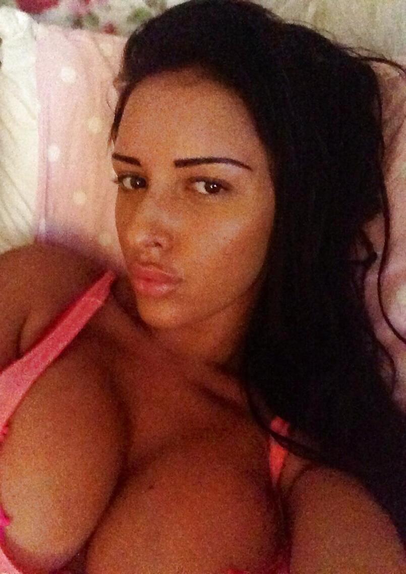 18P Abbee: Fake Tit Bimbo