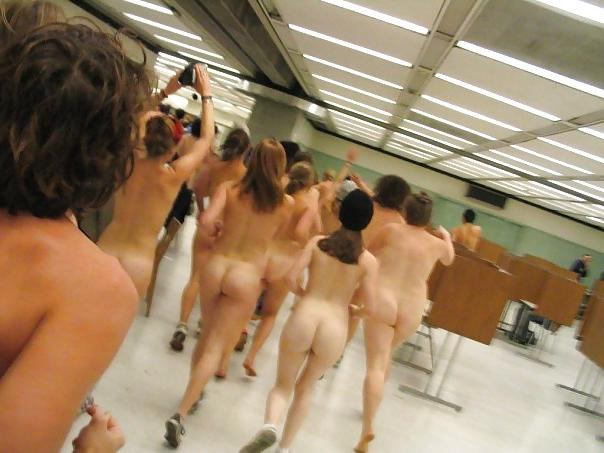 10P PUBLIC NUDE SHOW