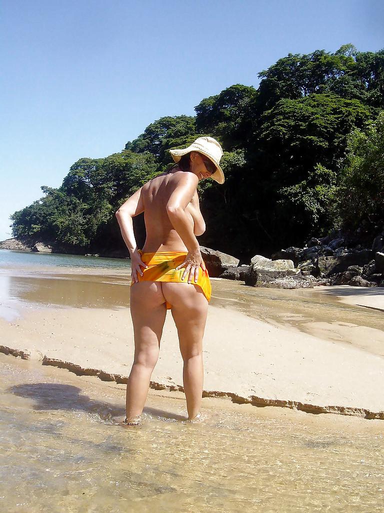 22P Brazilian Milf