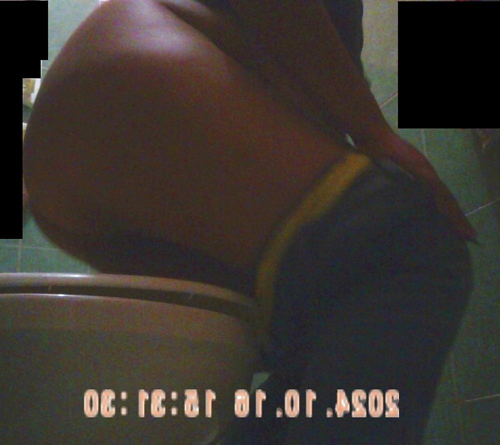 23P Sister Bathroom mi hermana en en bano
