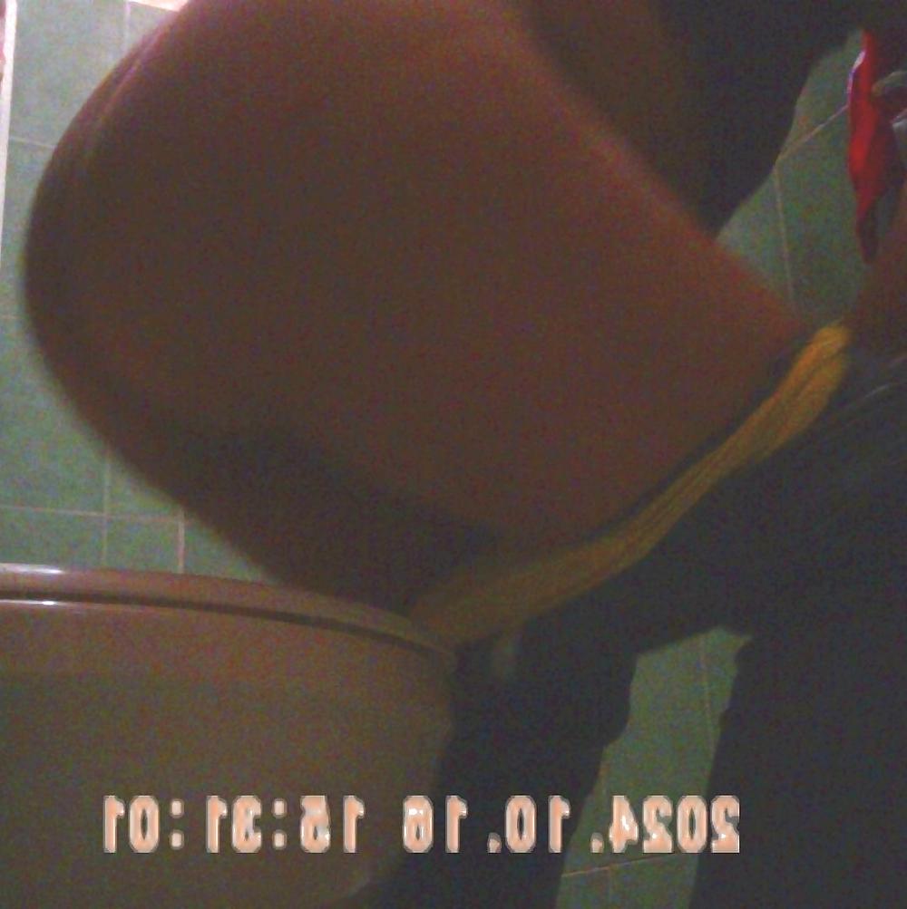 23P Sister Bathroom mi hermana en en bano