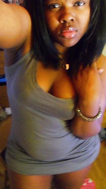 25P Damn thick ass bitch!