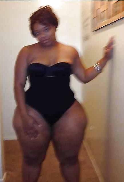25P Damn thick ass bitch!