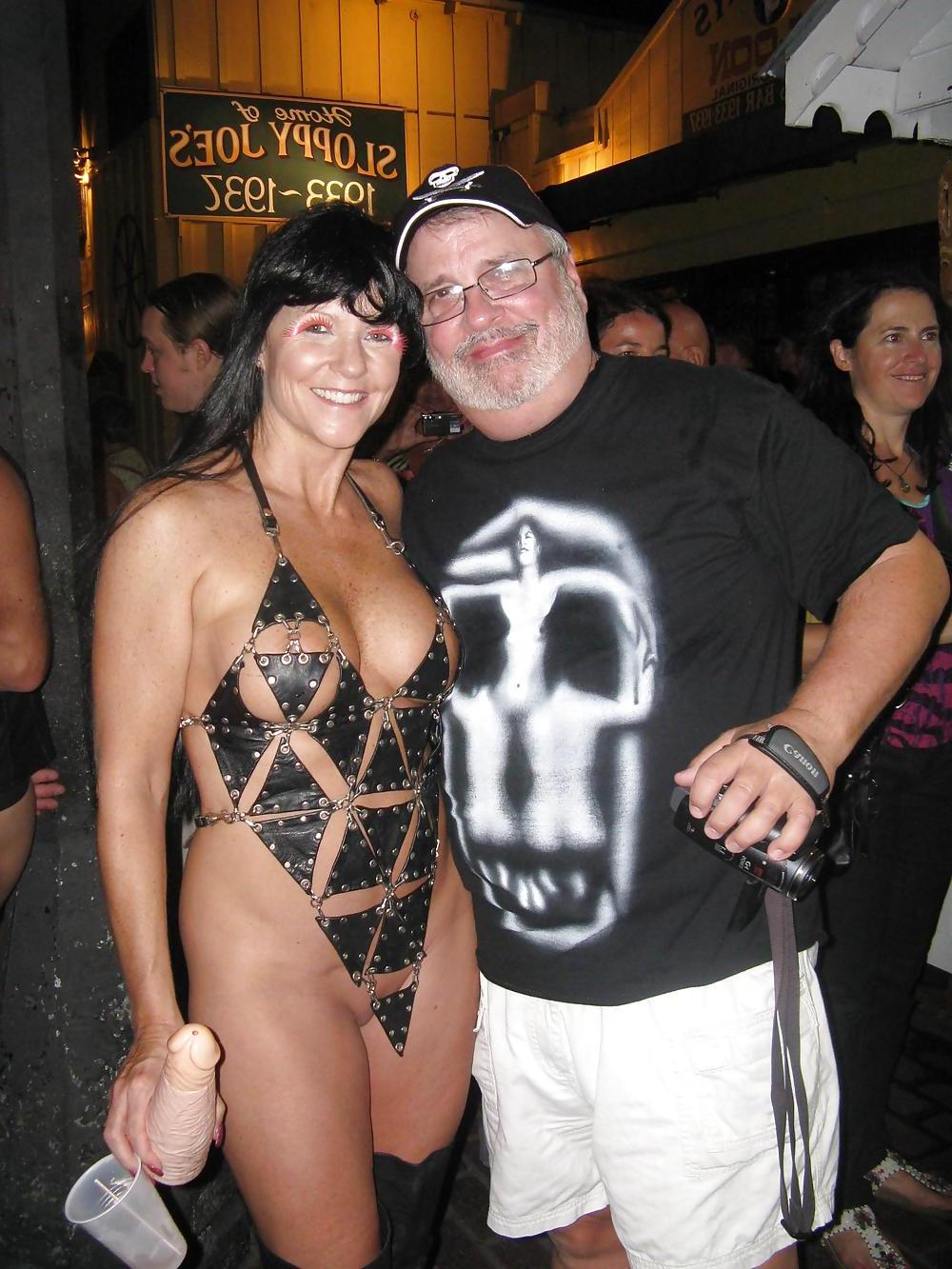 25P Hottest Milfs & Grannies From Fantasy Fest
