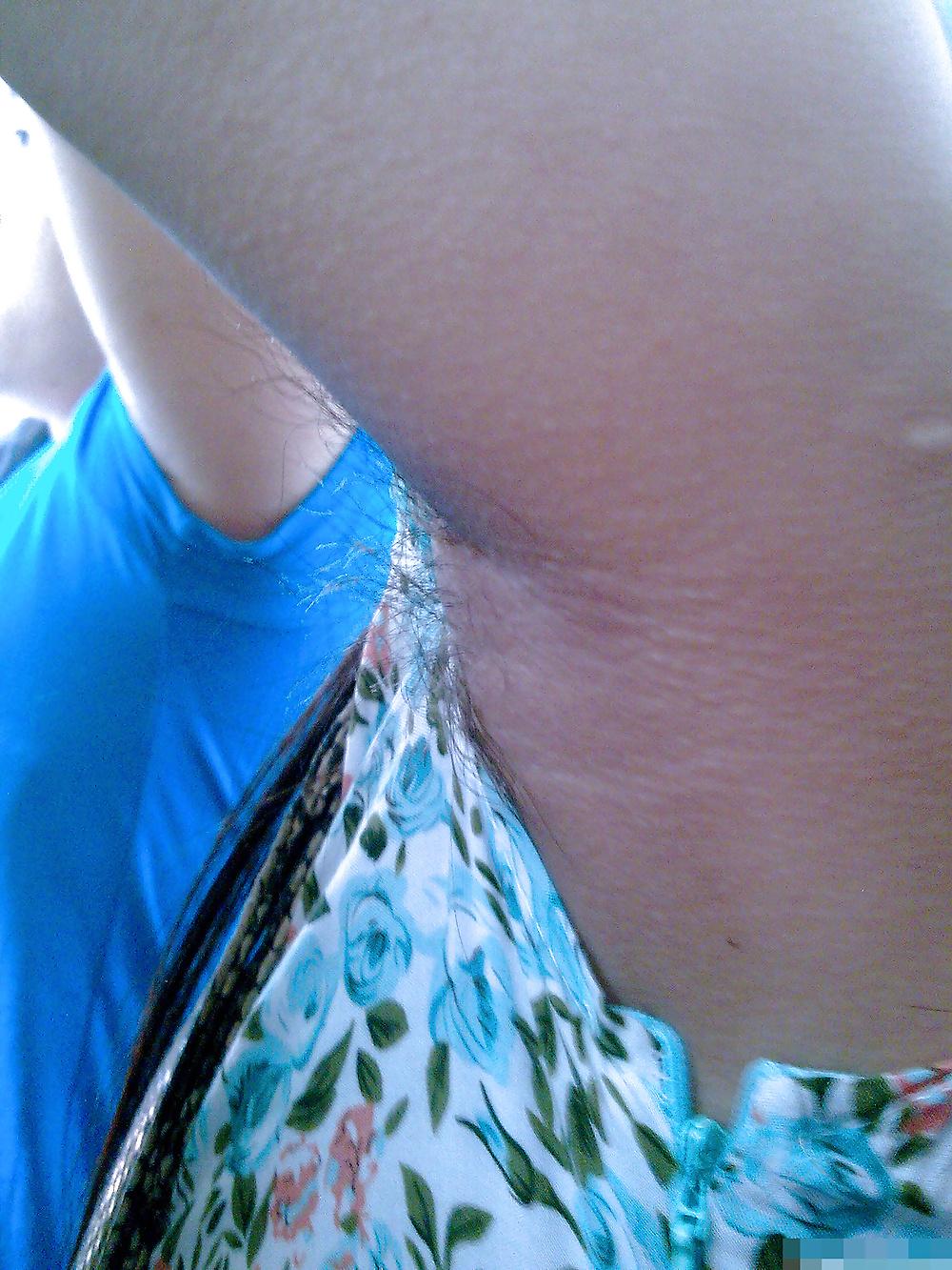 25P Candid Hairy Armpit Photography in China.