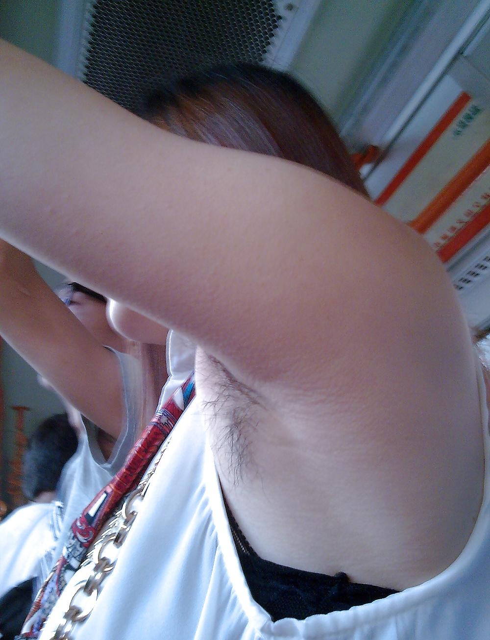 25P Candid Hairy Armpit Photography in China.