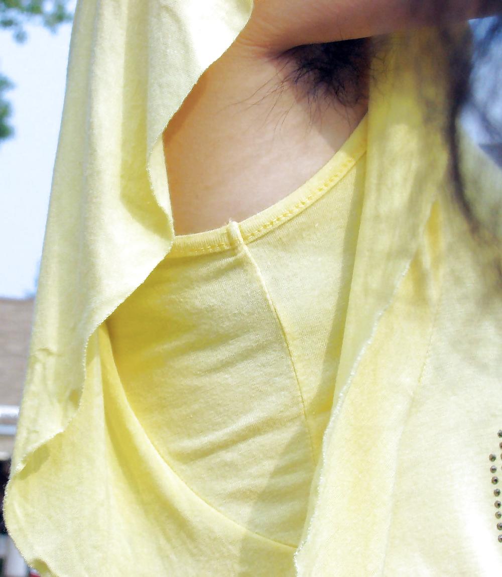 25P Candid Hairy Armpit Photography in China.