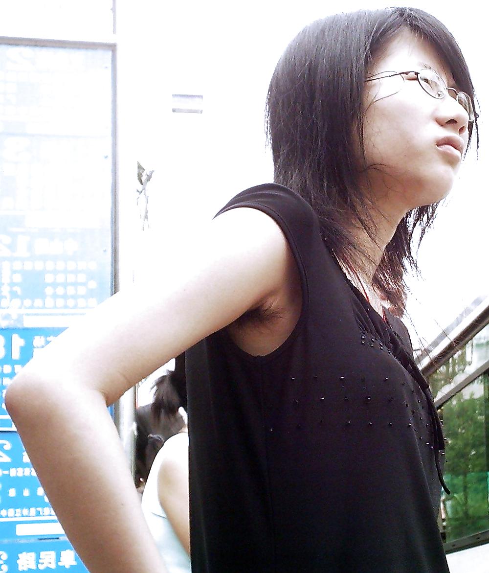 25P Candid Hairy Armpit Photography in China.
