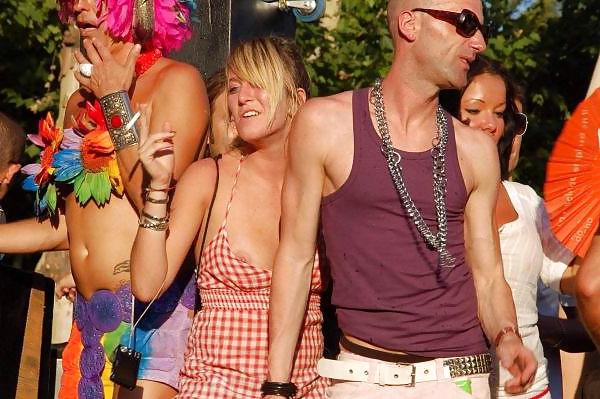 25P Beautiful Nipslip 13 by Voyeur TROC