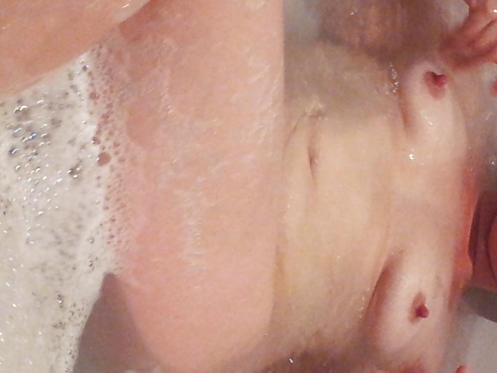 8P Wife bath