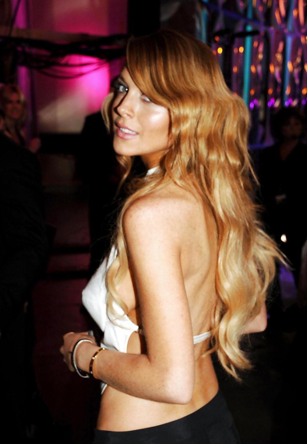 13P Lindsay Lohan Sideboob at 2008 MTV Video Music awards
