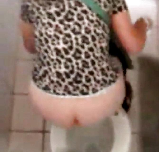8P Spy Bathroom Girl 10