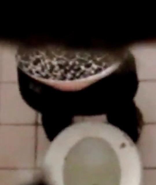 8P Spy Bathroom Girl 10