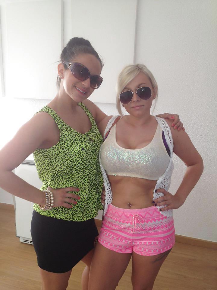 25P Uk huge tits bimbo slag ZOE