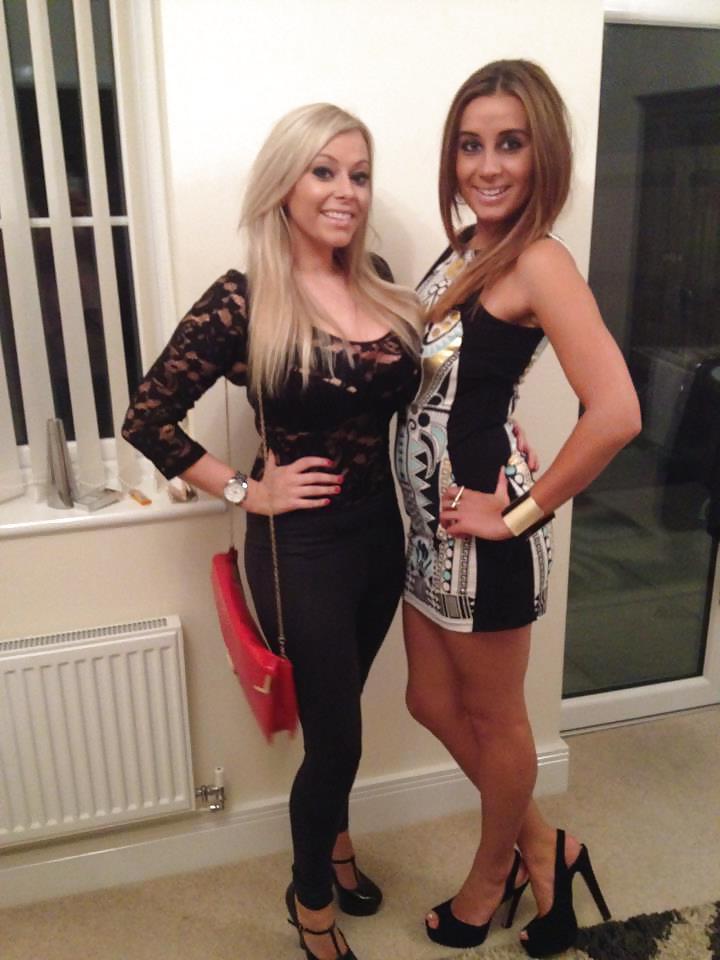 25P Uk huge tits bimbo slag ZOE