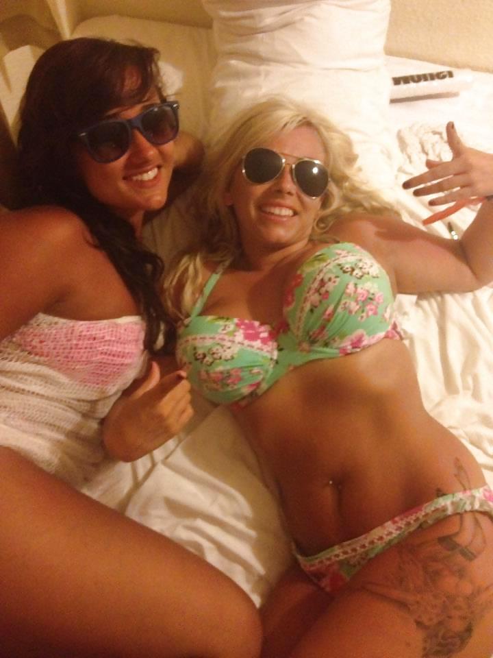 25P Uk huge tits bimbo slag ZOE