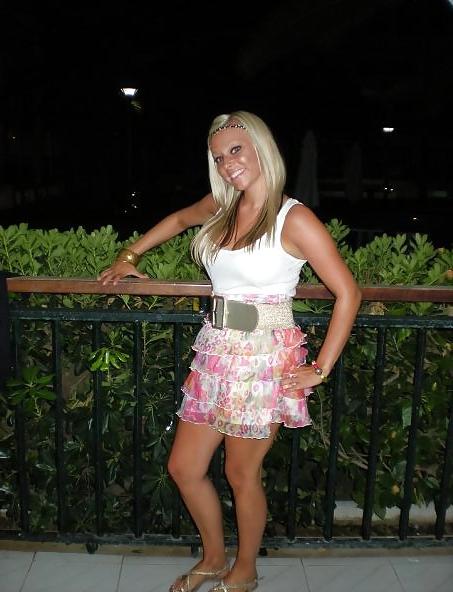 25P Uk huge tits bimbo slag ZOE