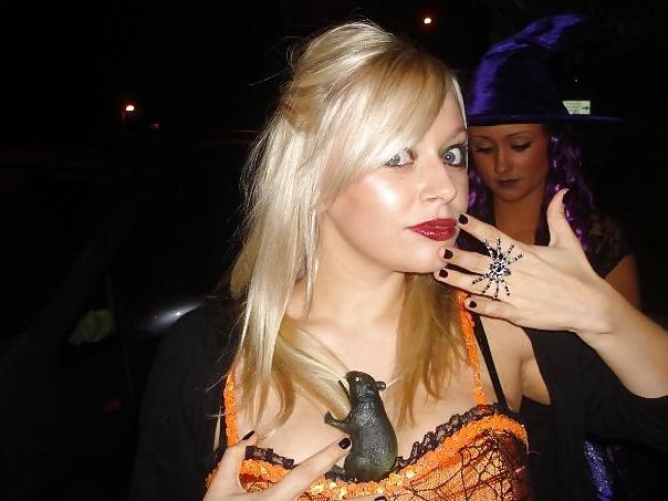 25P Uk huge tits bimbo slag ZOE