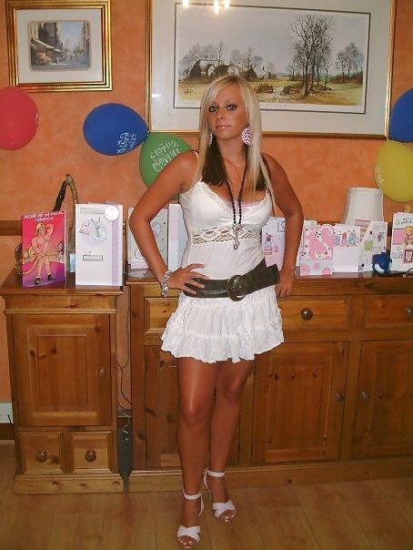 25P Uk huge tits bimbo slag ZOE