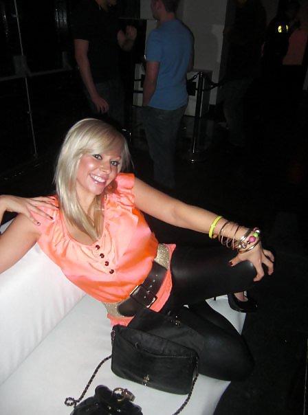 25P Uk huge tits bimbo slag ZOE