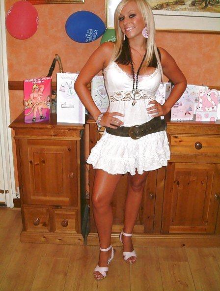 25P Uk huge tits bimbo slag ZOE