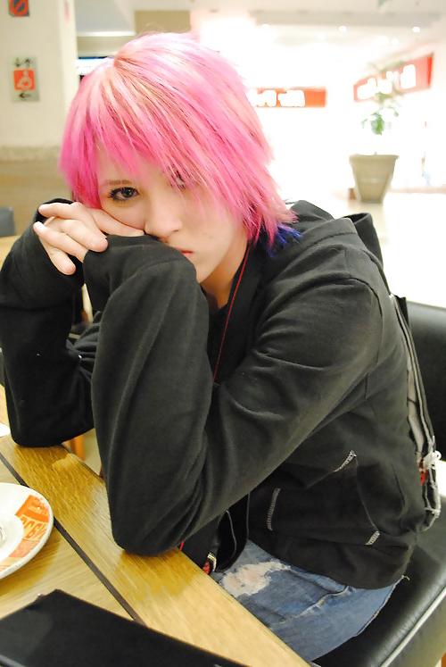 10P Pink haired girls