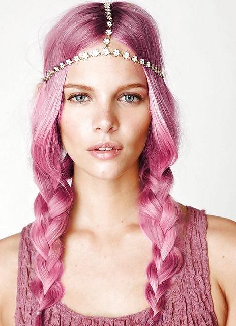 10P Pink haired girls