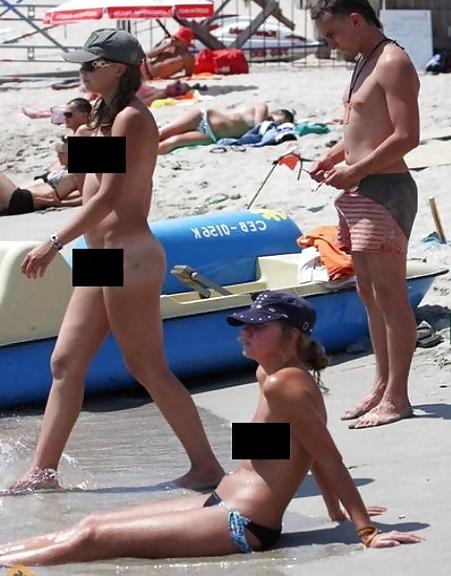 25P These girls are too hot to resit!