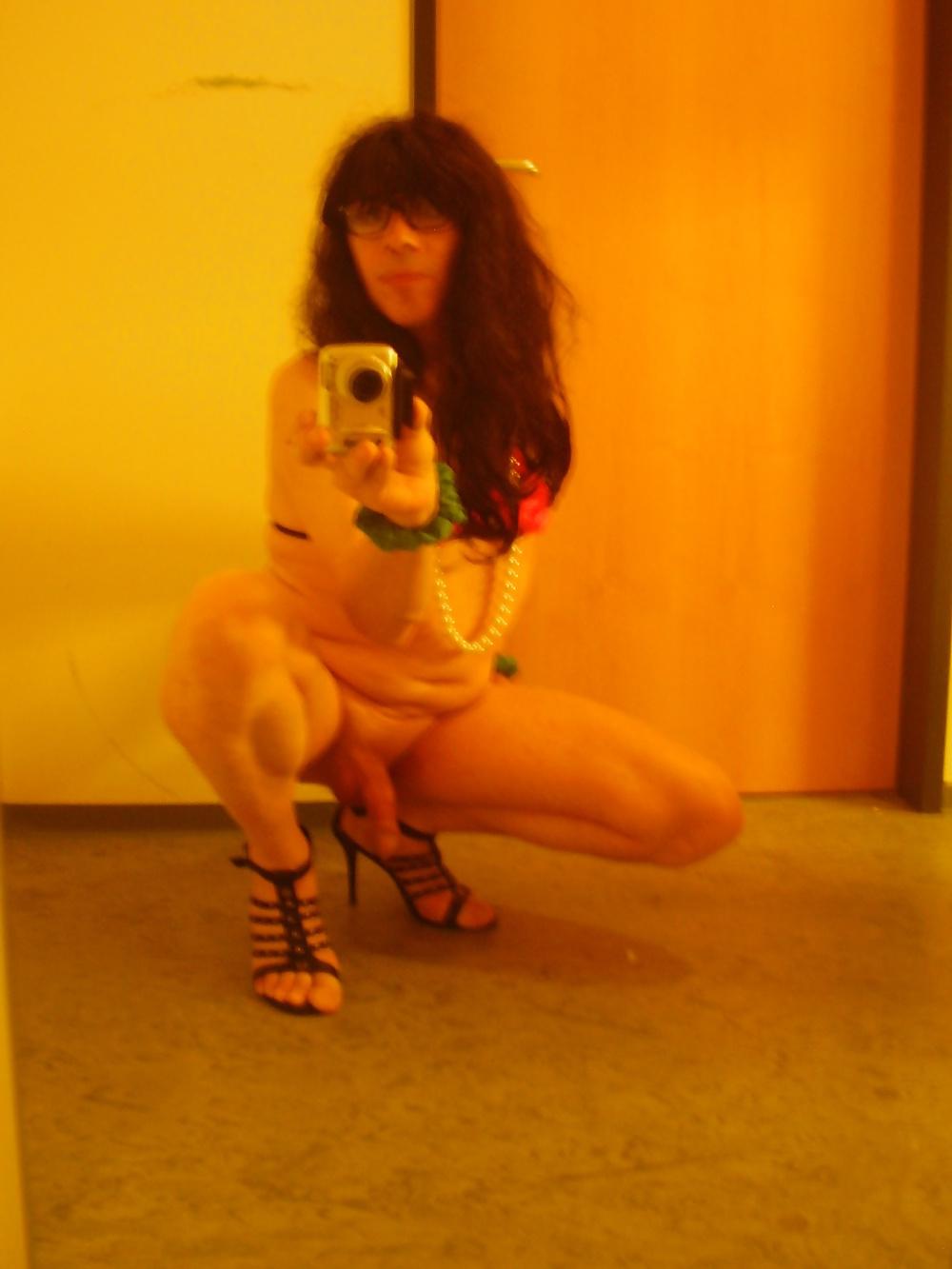 5P Claudia Pornoro in mirror