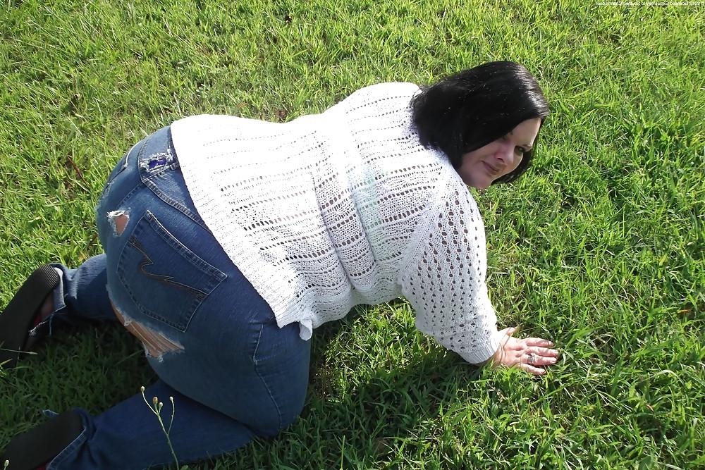 17P Tight jean bbw