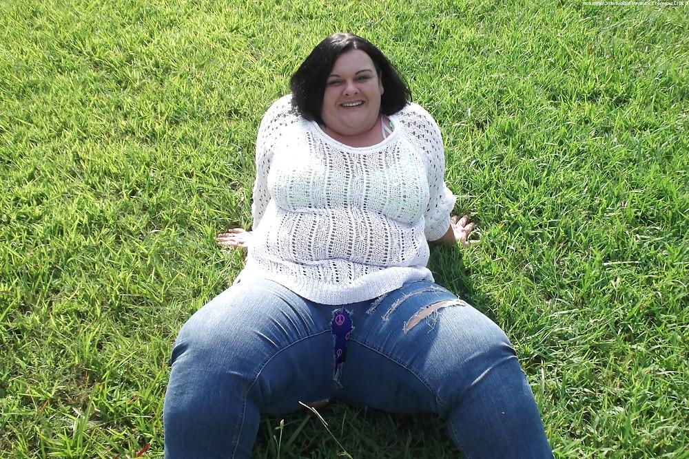 17P Tight jean bbw