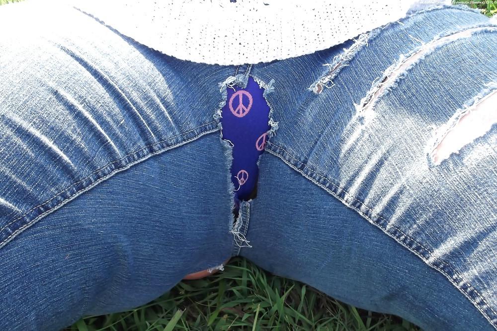 17P Tight jean bbw