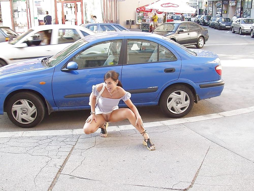 25P Public nude girl