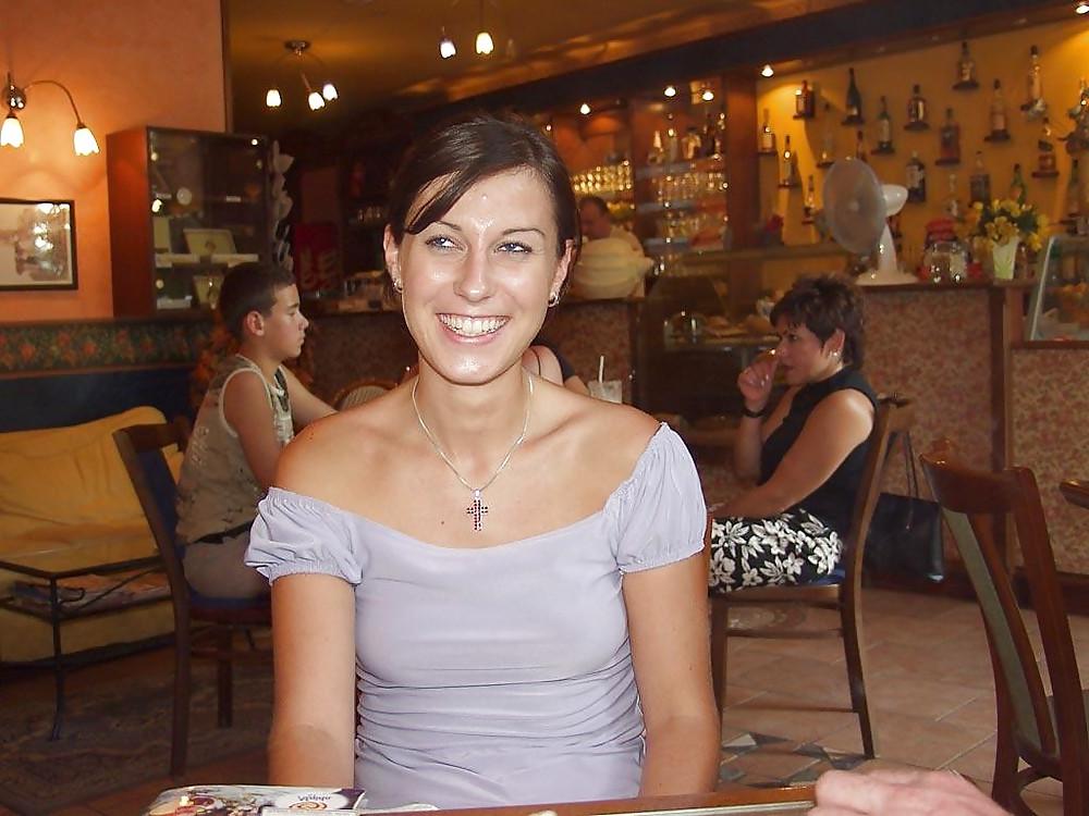 25P Public nude girl