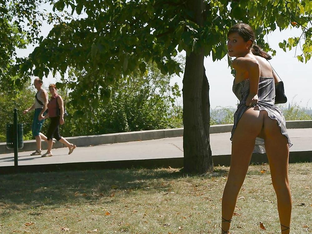 25P Public nude girl