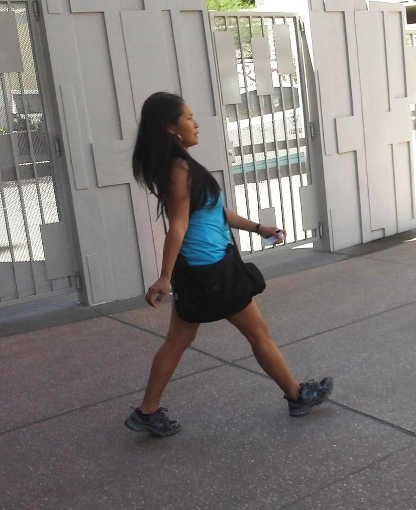 9P Candid Las Vegas Legs
