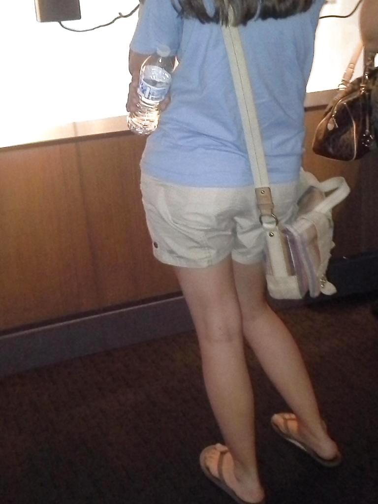 9P Candid Las Vegas Legs