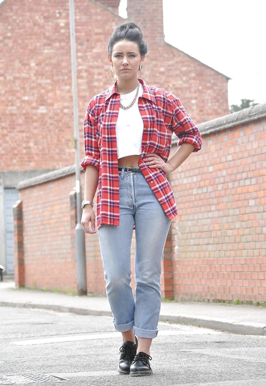 25P Girl in Levis Jeans