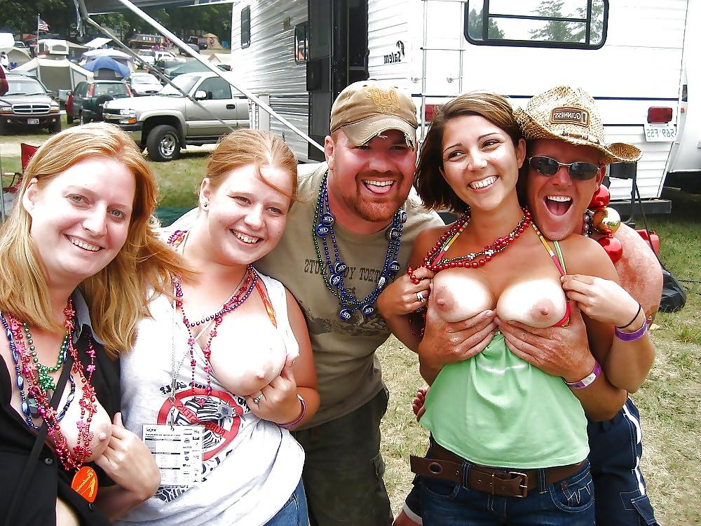 18P Public Show -379-