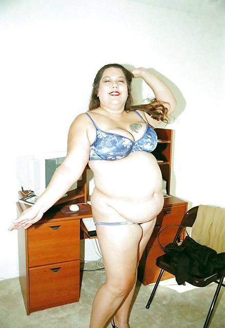 9P FAT MATURE TAKES OFF CLOTHES IN OFFICE