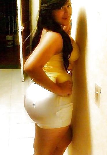 25P Thick Girls in Tight Clothes