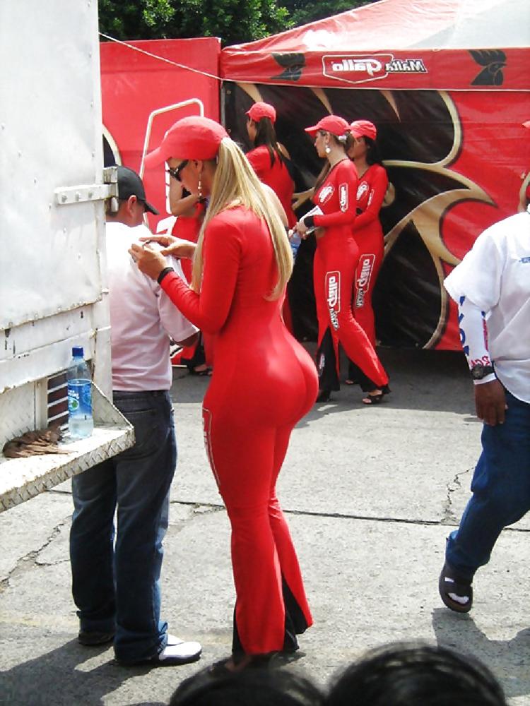 25P Tight Clothes Asses