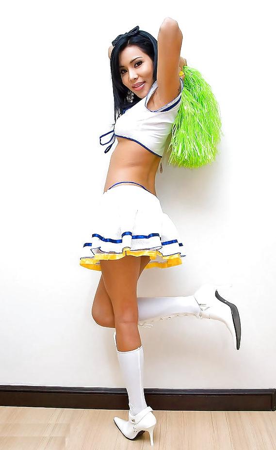 17P Tranny Cheerleaders